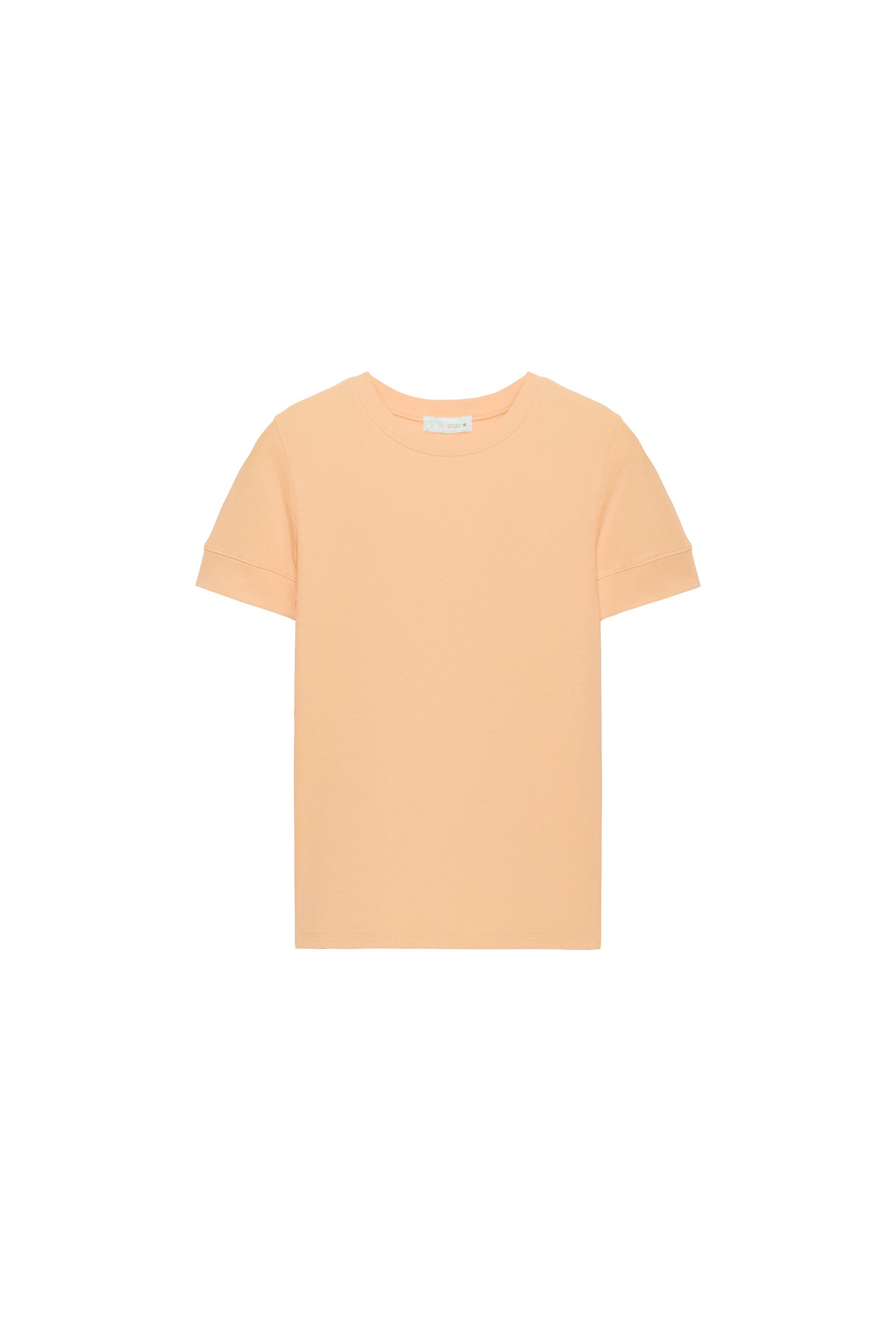 Minimal short sleeve t-shirt