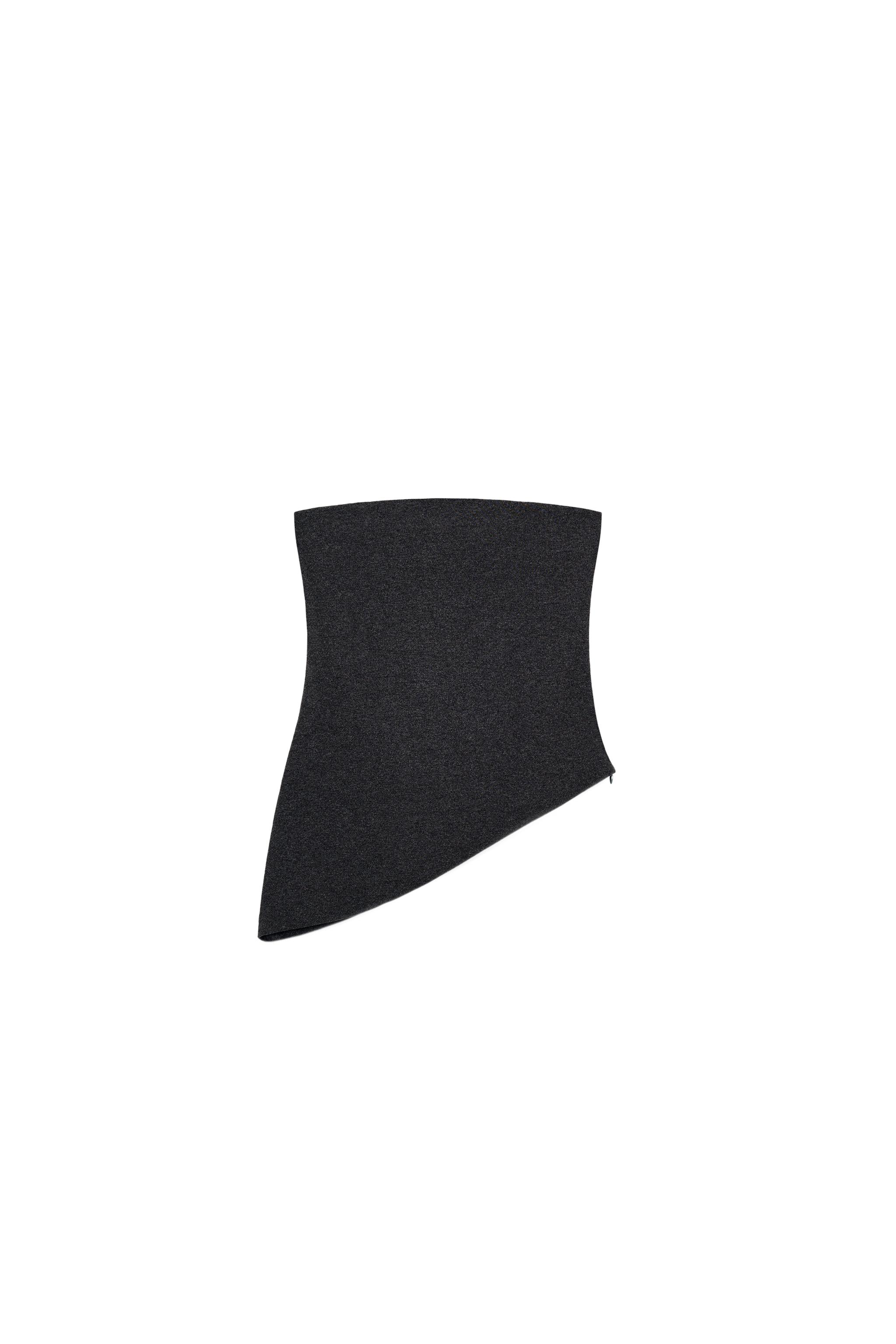 Soft strapless top