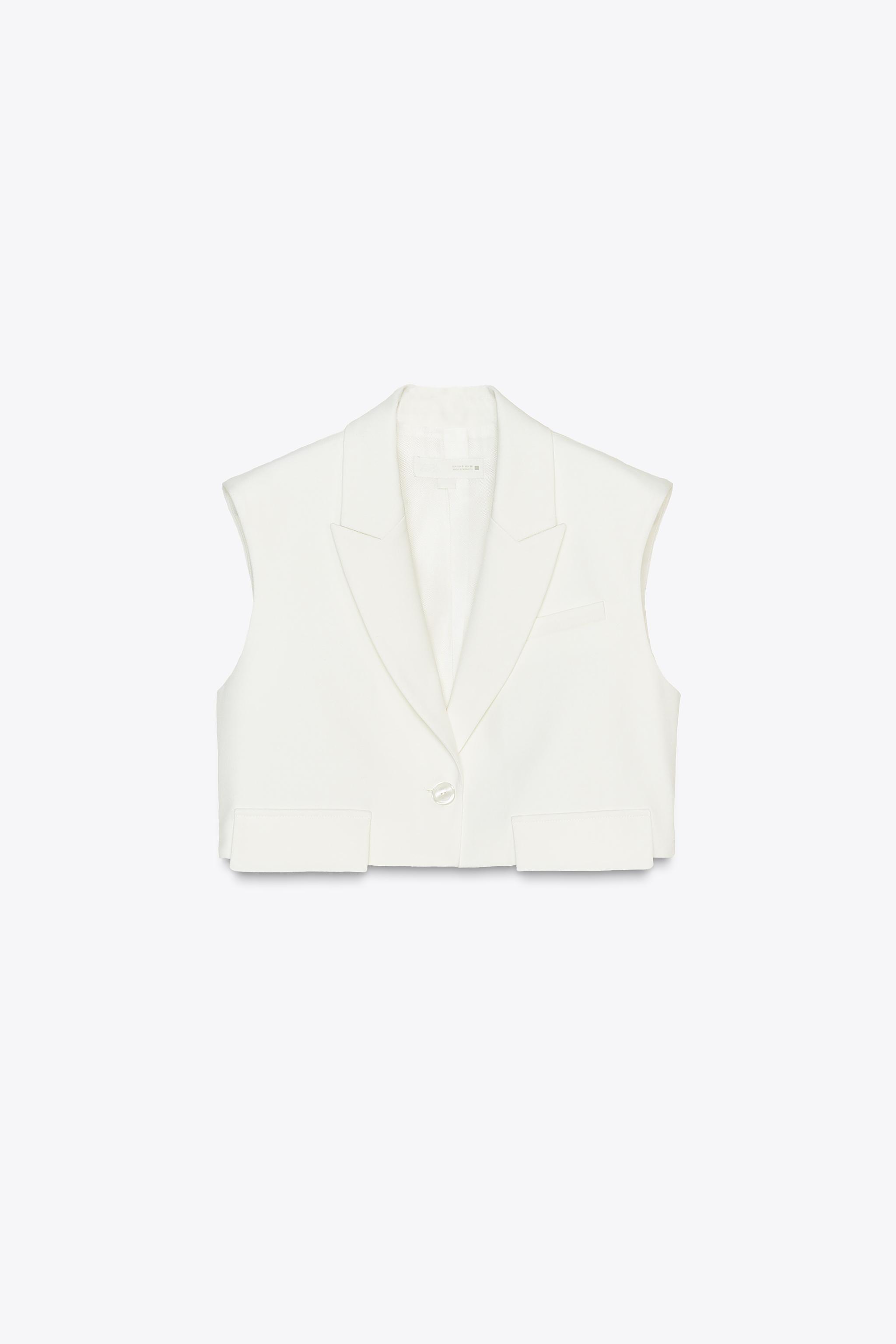 Short waistcoat with flaps