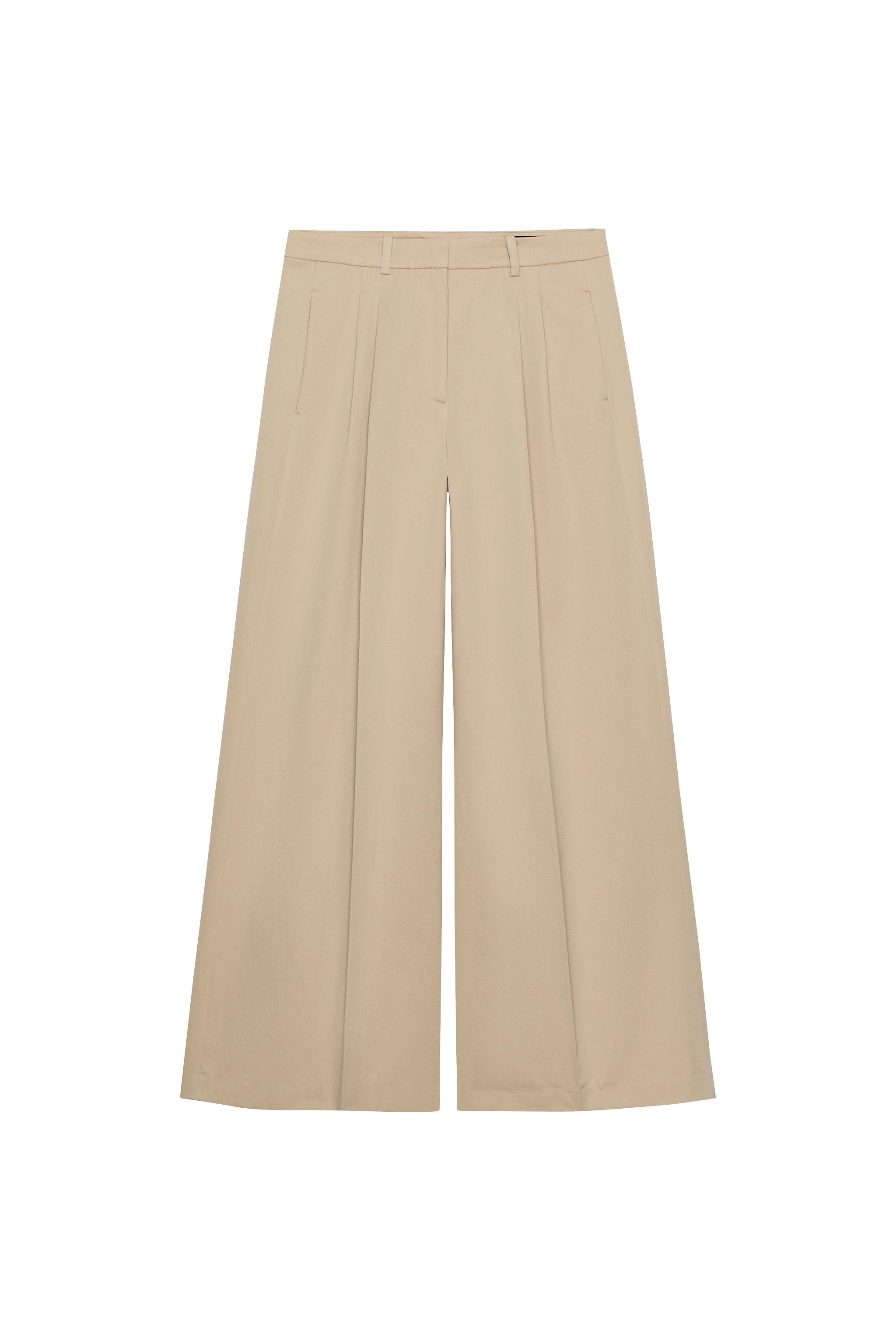 Wide leg pleated trousers