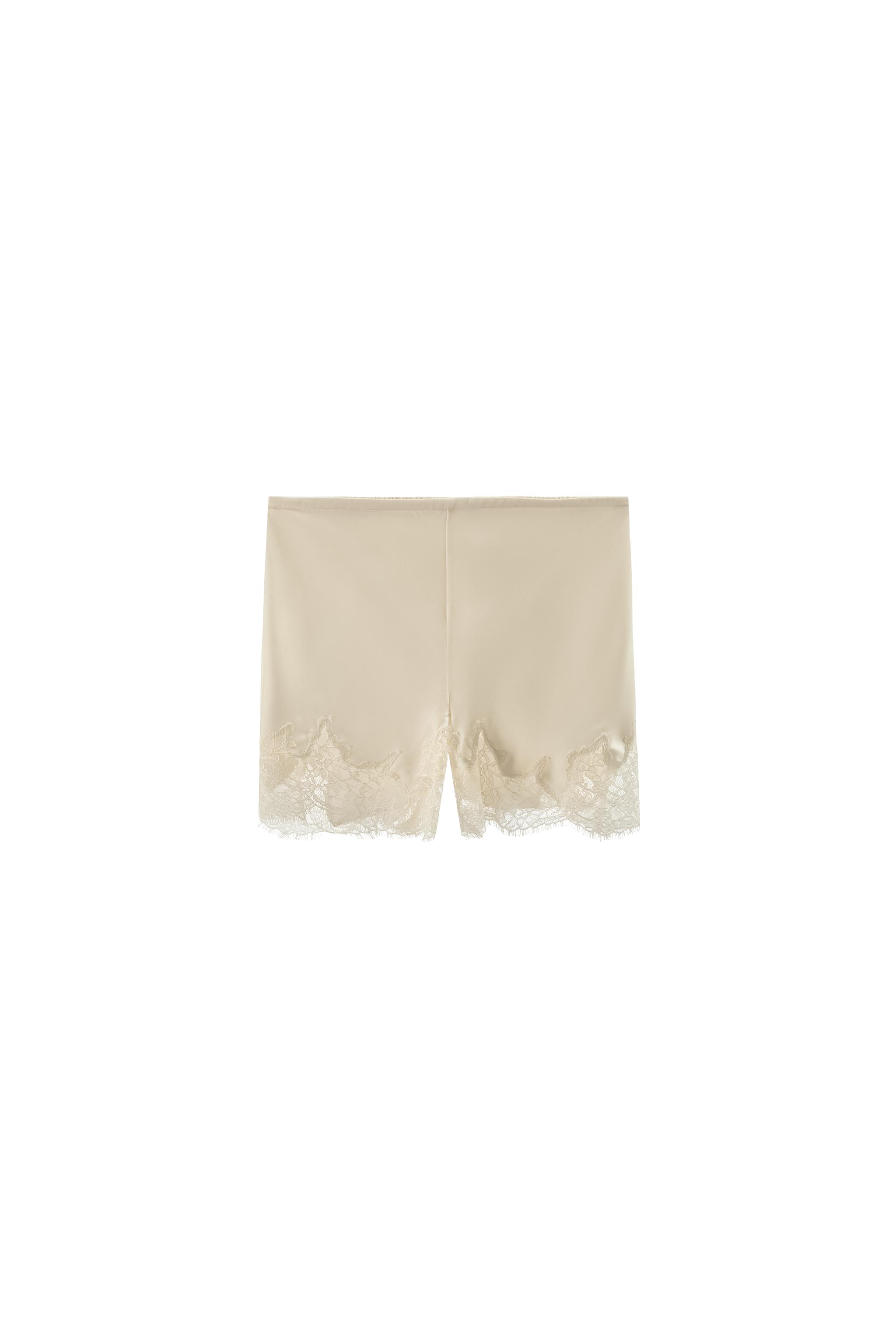 Satin shorts with lace