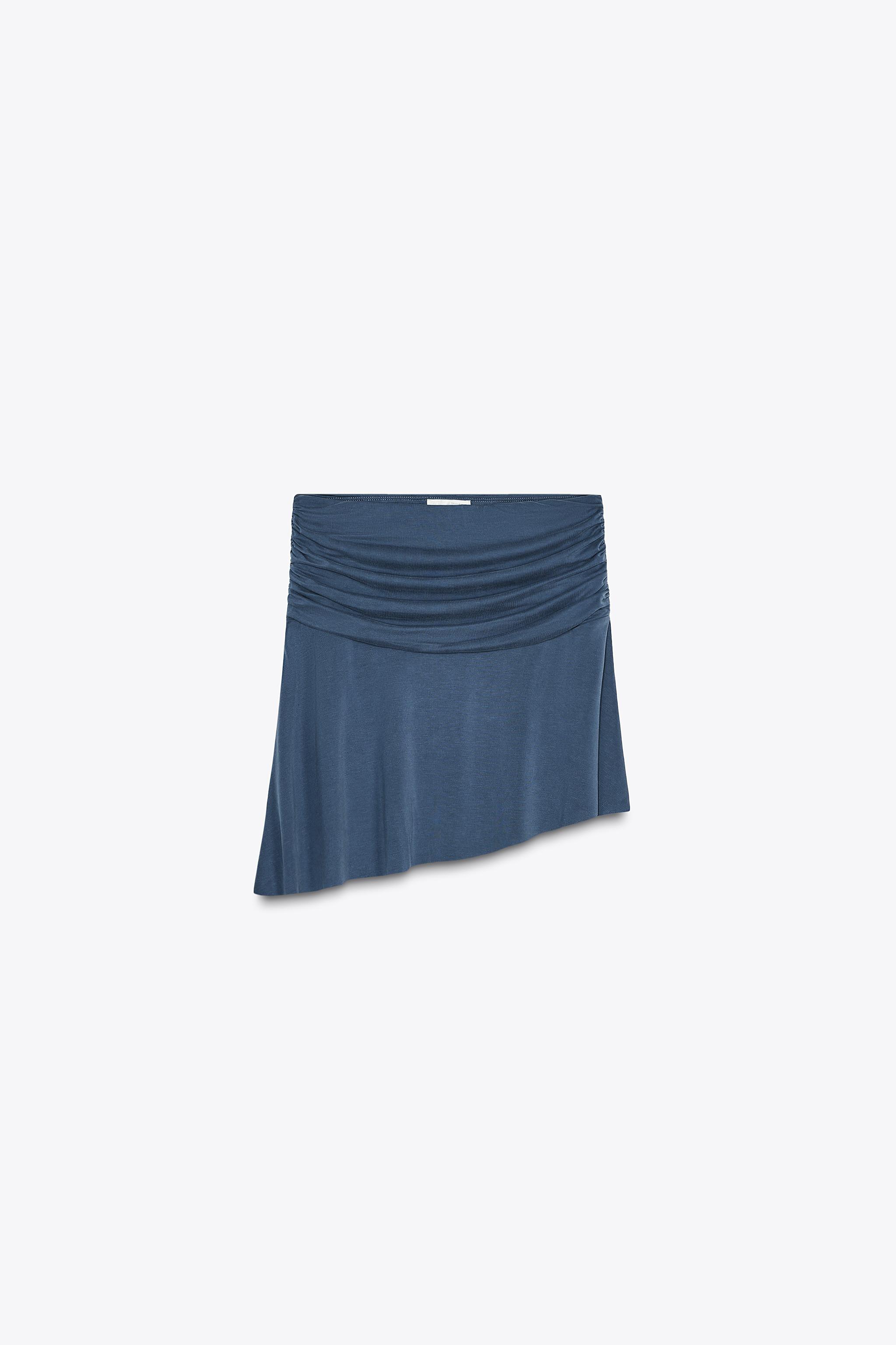 Asymmetric mini skirt