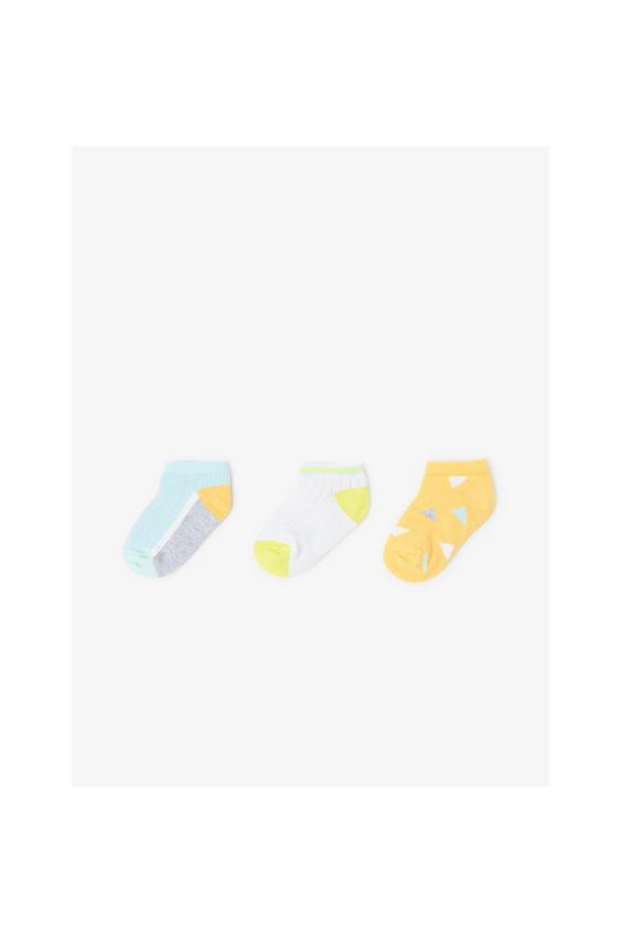 THREE PACK OF SHORT RIBBED SOCKS
