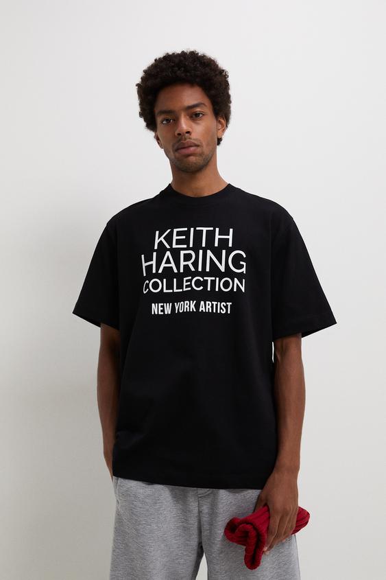 Download View Mens Loose Fit V-Neck Graphic T-Shirt Back Half-Side ...