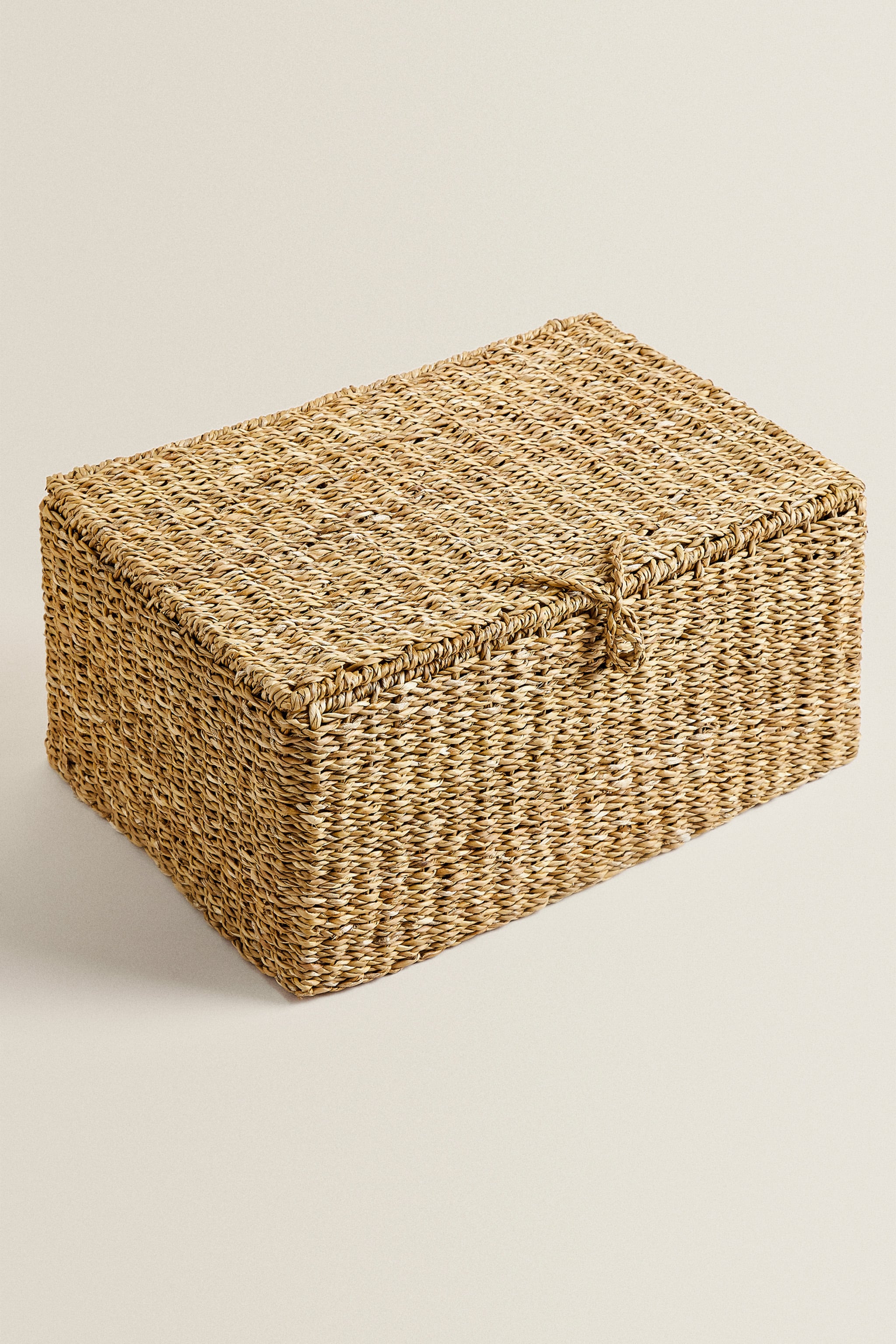 SEAGRASS BASKET WITH LID