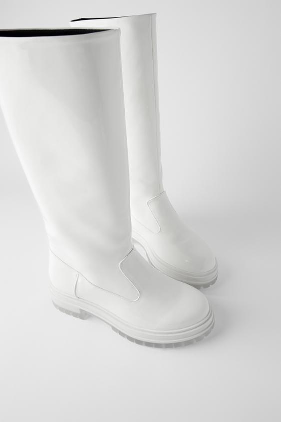 seffaf tabanli yagmur botu