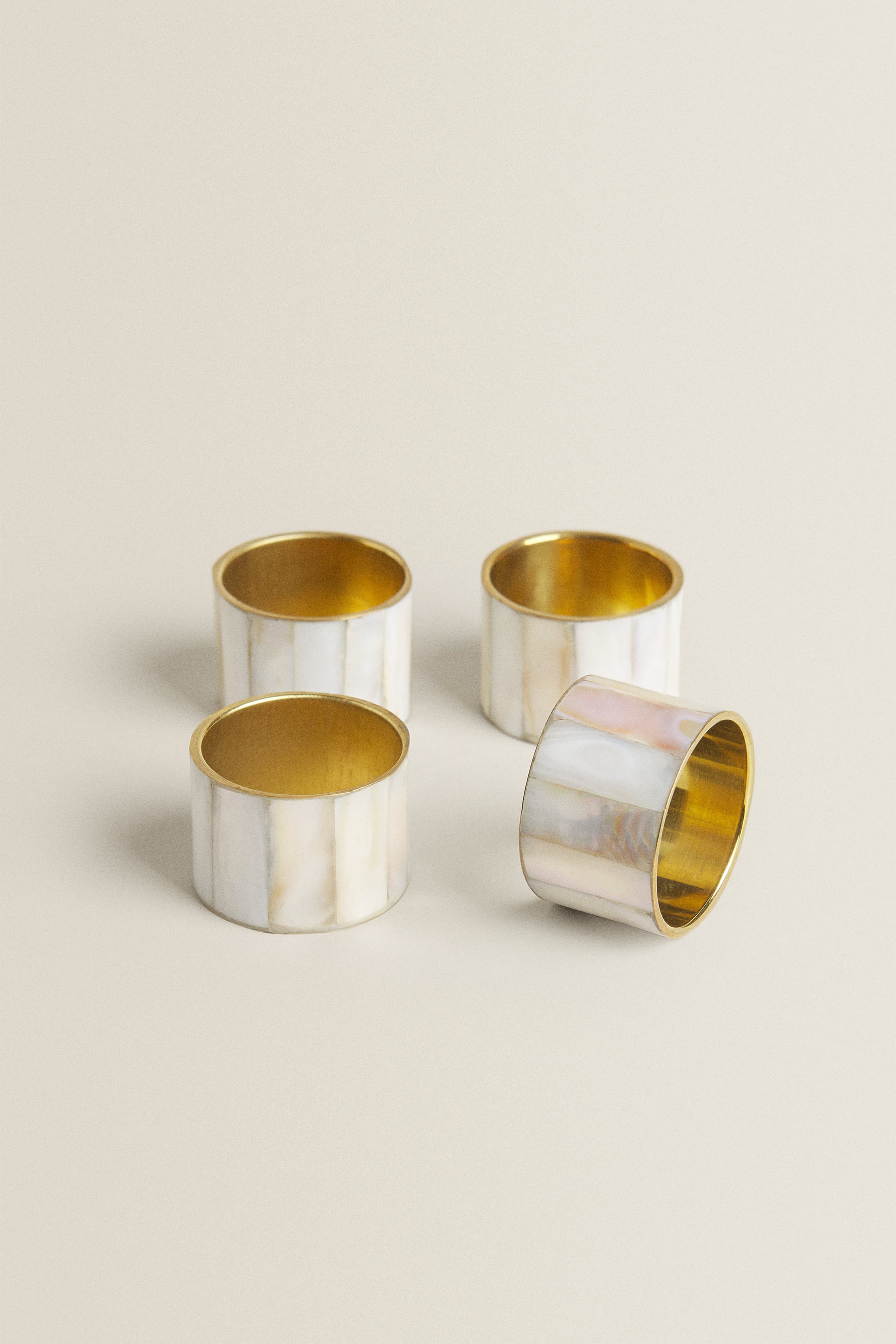 MOTHER-OF-PEARL NAPKIN RINGS (PACK OF 4)