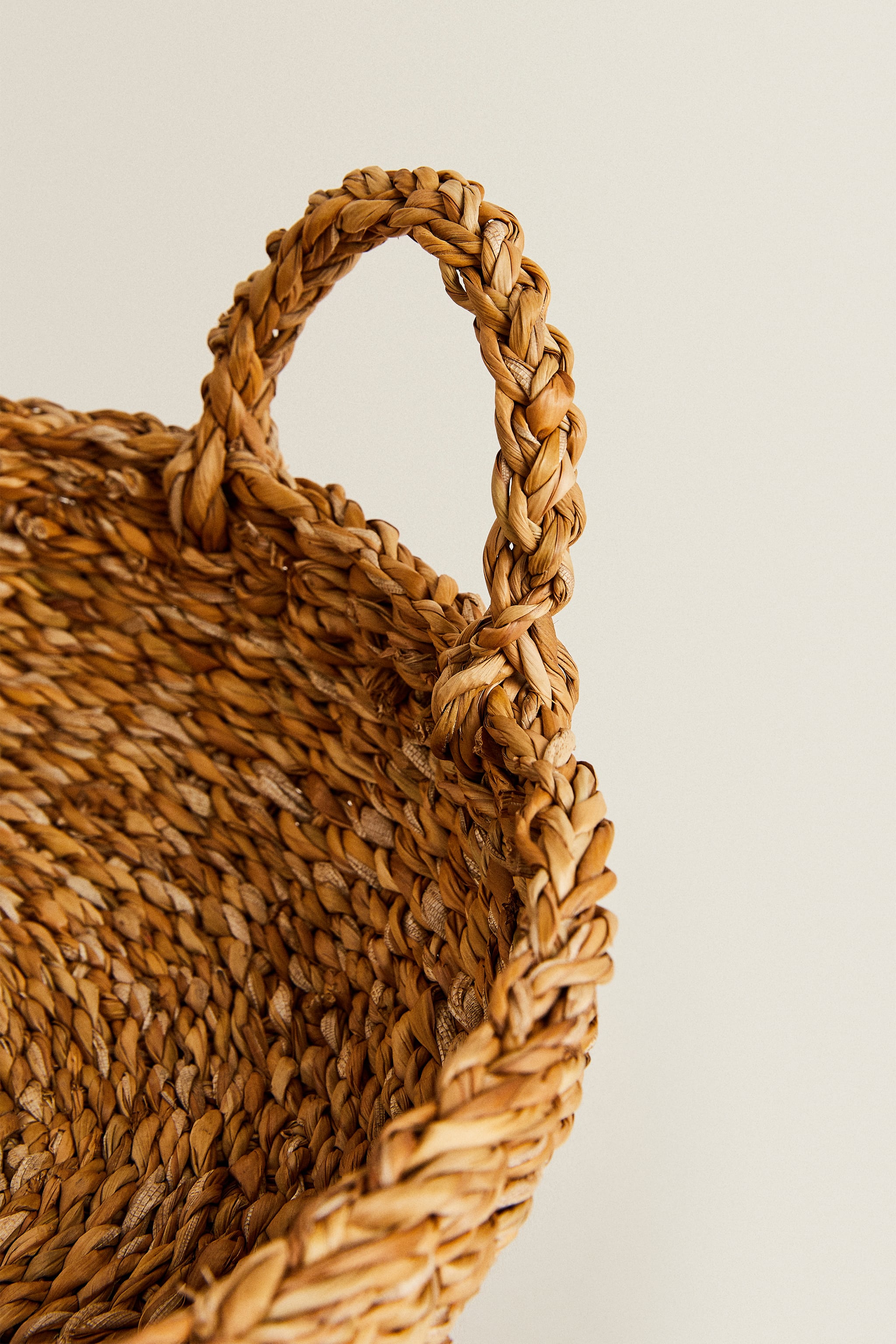 LARGE BASKET WITH HANDLES