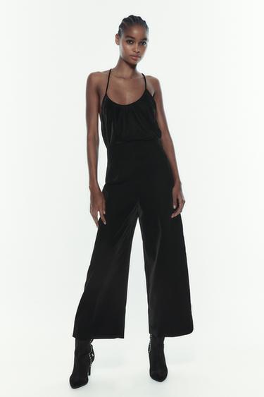 Culotte Plissée Zara Taille M, Couleur Rouge - Neuve Avec étiquettes, Style Large Et Tendance