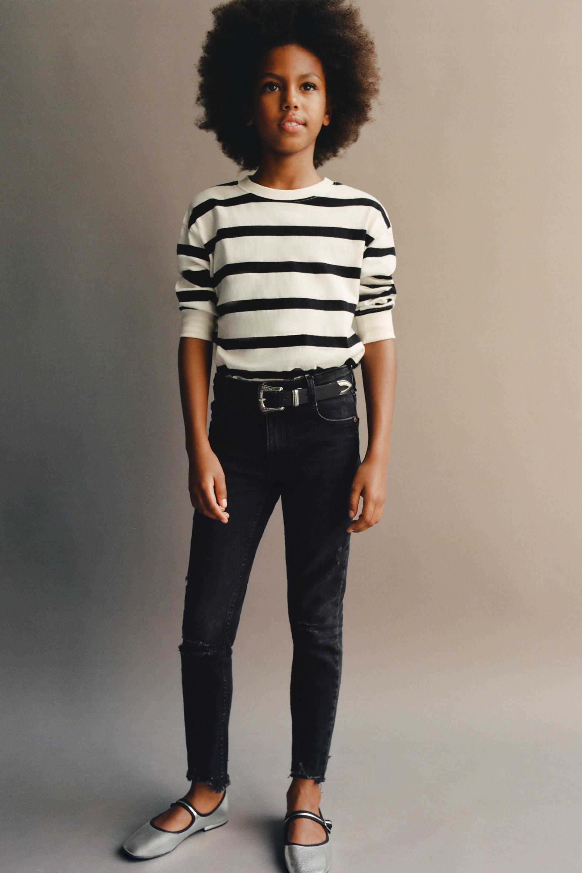 Distressed Skinny Jeans with Pockets