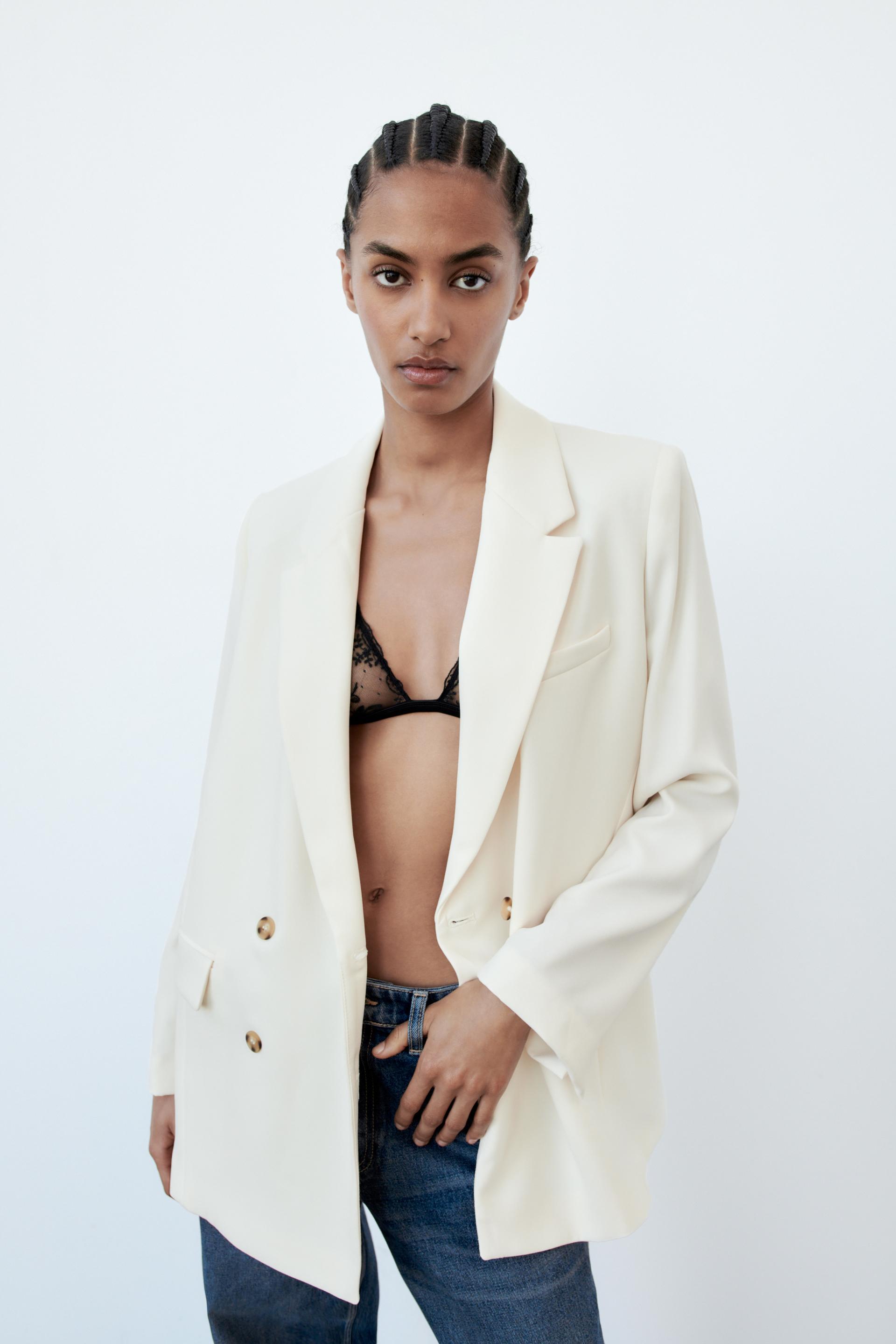 Zara пятигорск. Zara tr турция. Зара магазин в ла-корунье. Бодрум зара магазин. Анталия магазин зара.