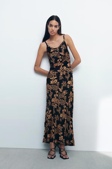 Kleid Mit Blumenmuster Zara
