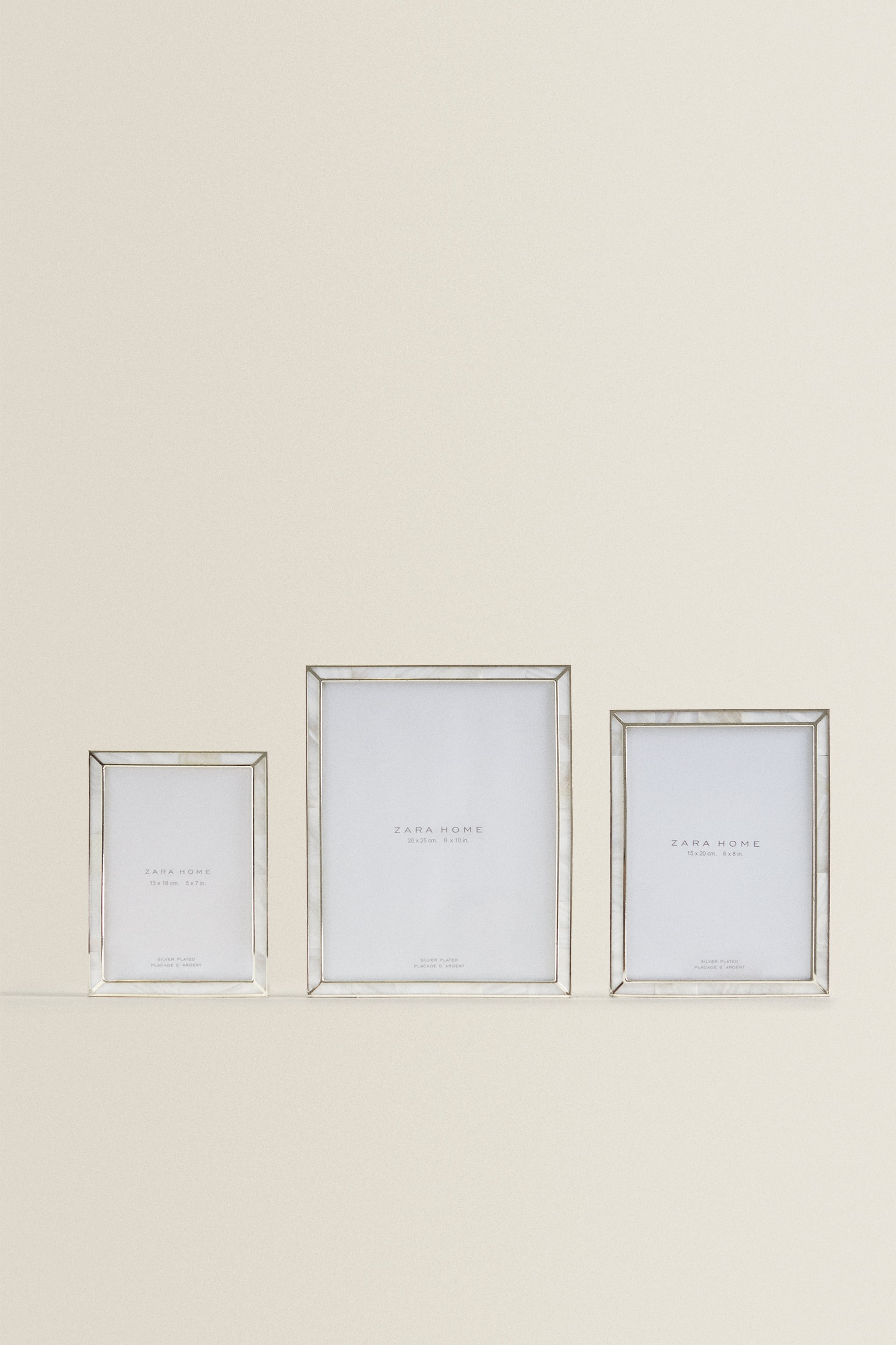 FINE-EDGE MOTHER-OF-PEARL PHOTO FRAME