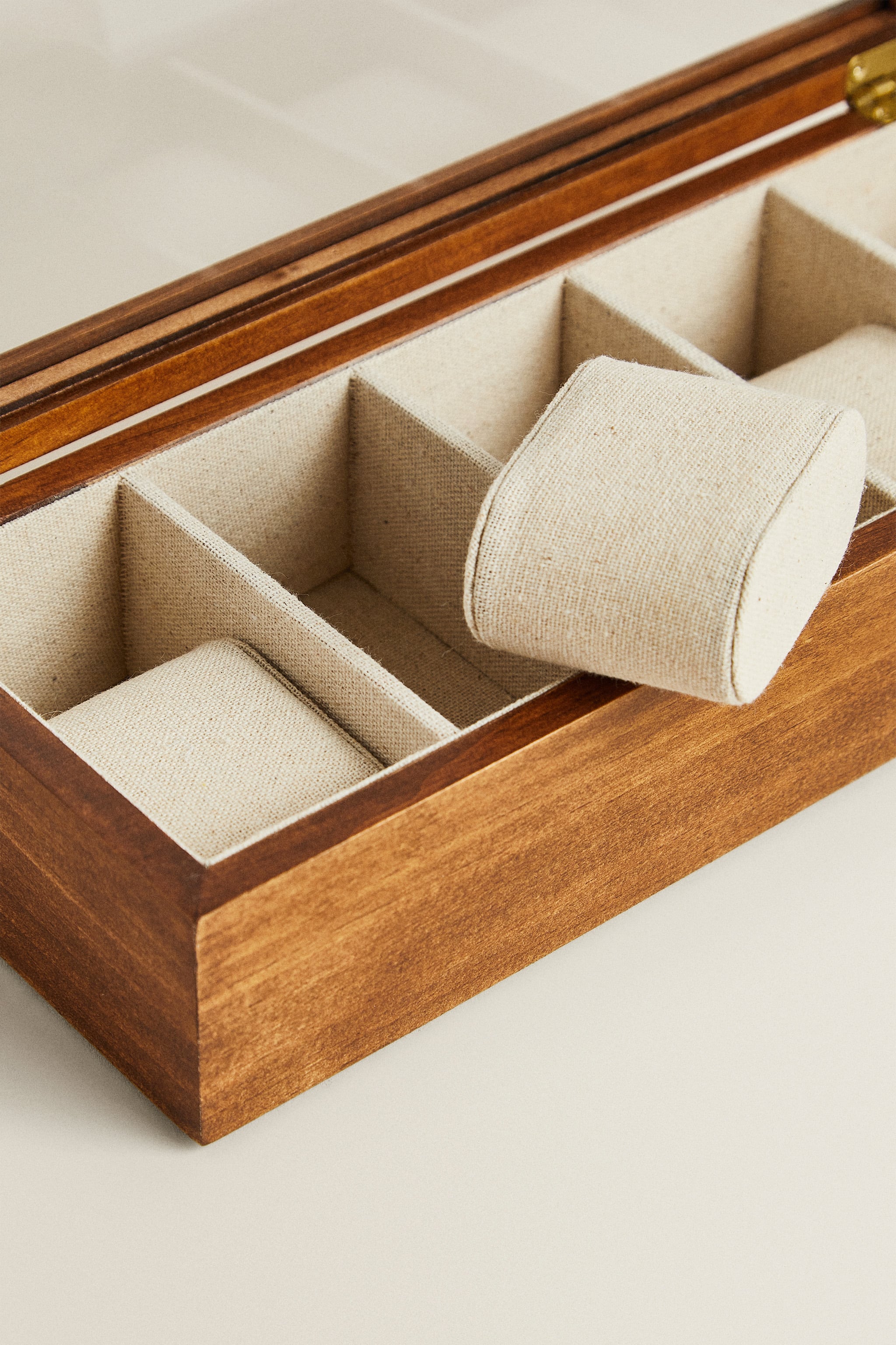 WOODEN AND LINEN WATCH BOX