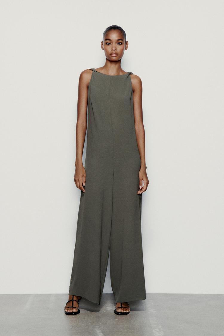 FLOWING JUMPSUIT WITH KNOT