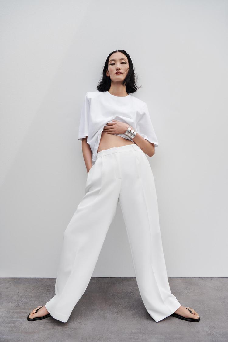 TOP WITH SHOULDER PADS