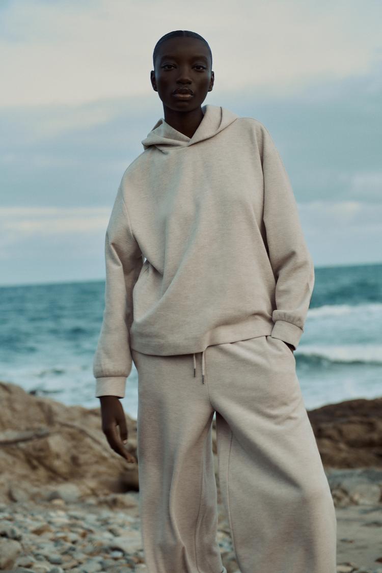 SOFT HOODIE SWEATSHIRT