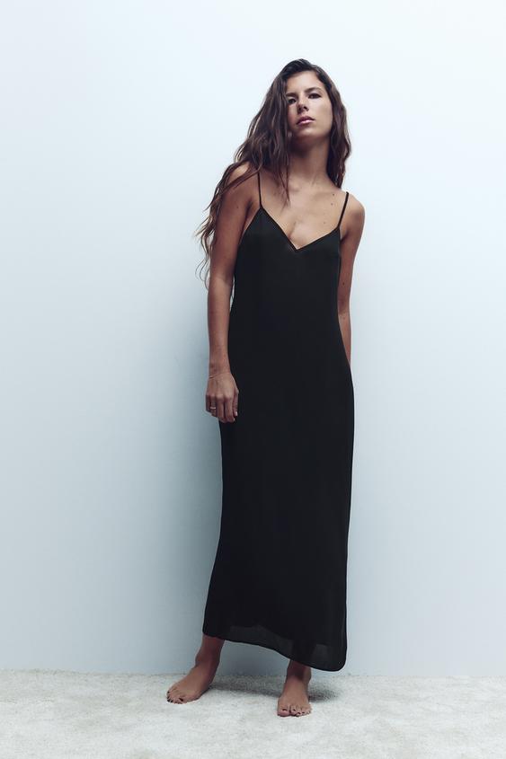 ROBE FOND DE ROBE LONGUE Noir ZARA Belgique / Belgium