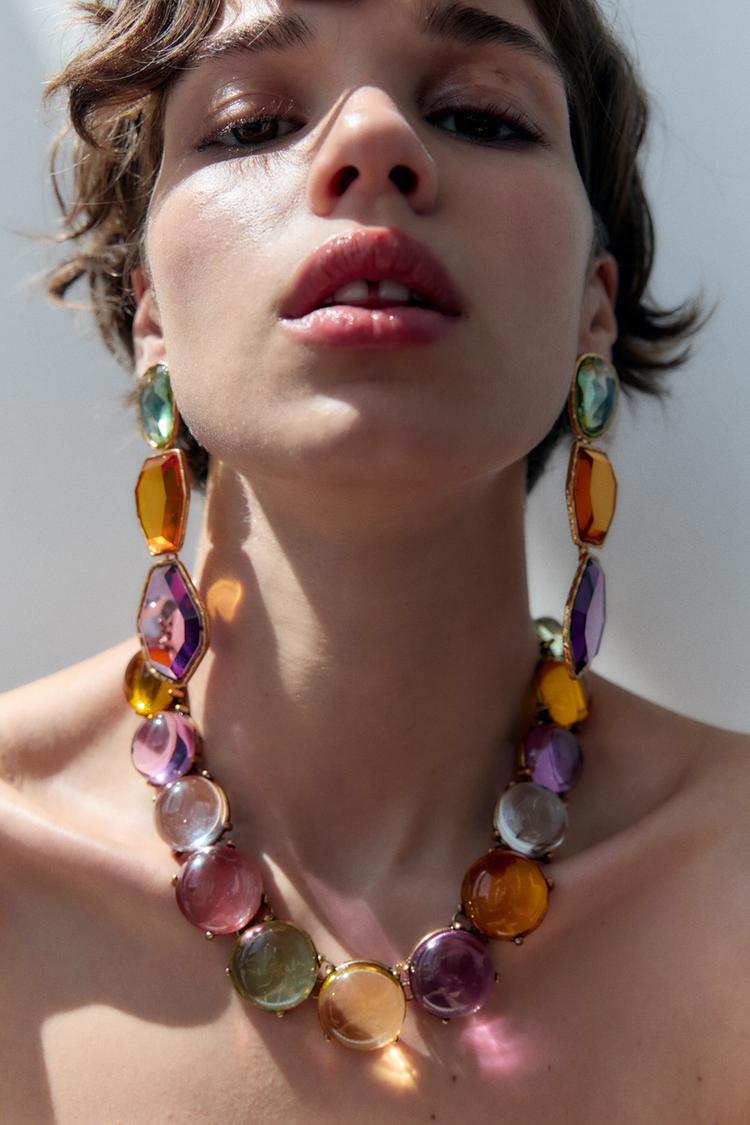 MULTICOLOURED RESIN NECKLACE