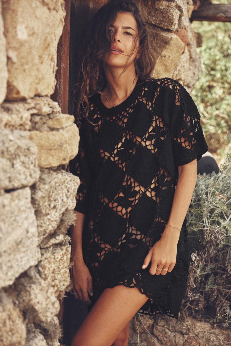 CROCHET KNIT SHORT DRESS