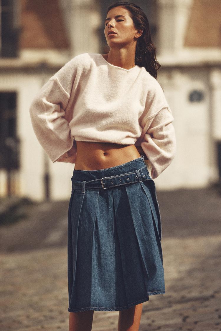 WIDE KNIT SWEATER
