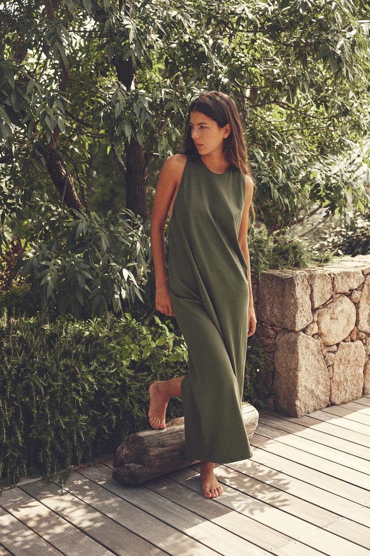 DRESS WITH KNOT AT THE BACK