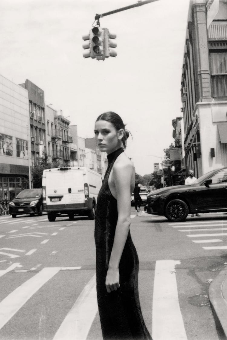 HALTER NECK KNIT DRESS WITH SEQUINS