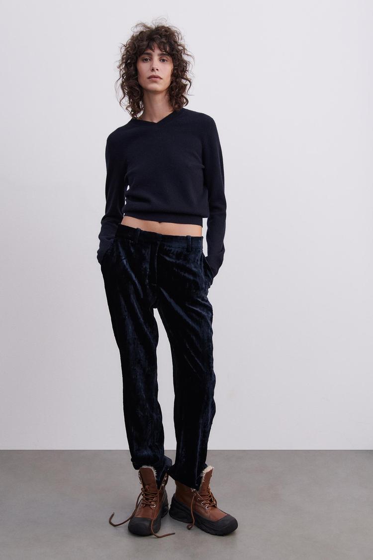 100% WOOL V-NECK KNIT SWEATER - LIMITED EDITION