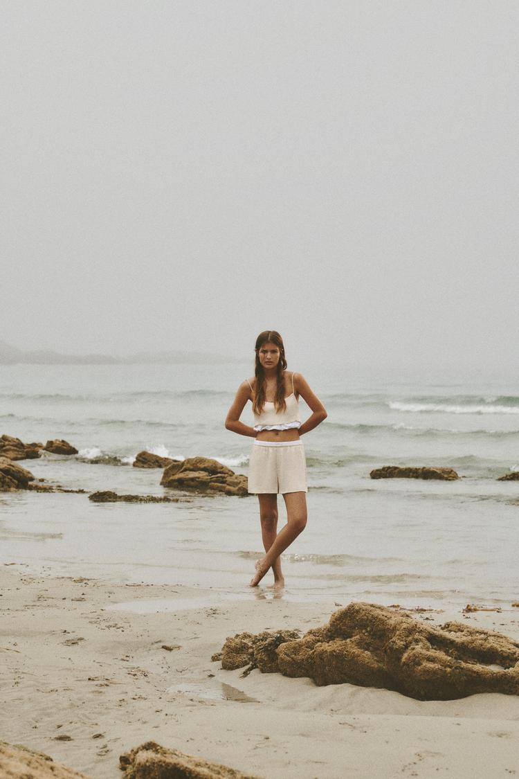 CONTRAST SATIN CROP TOP