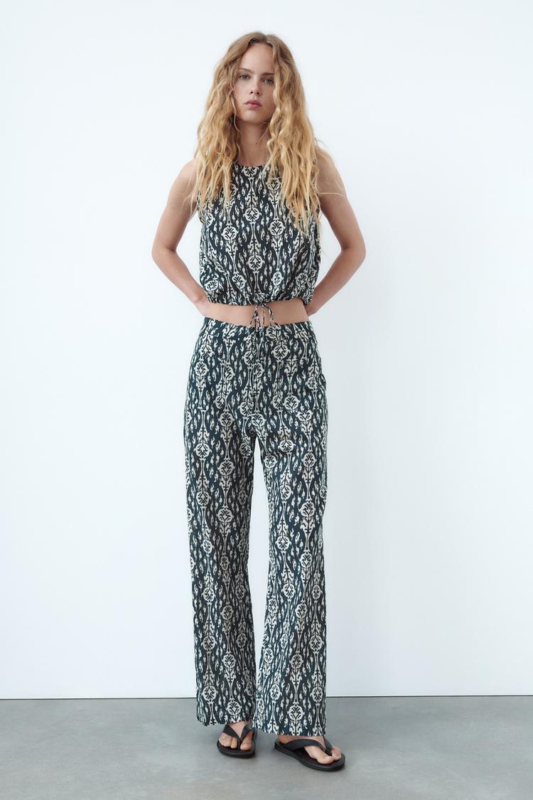 PRINTED TOP WITH TIED DETAIL