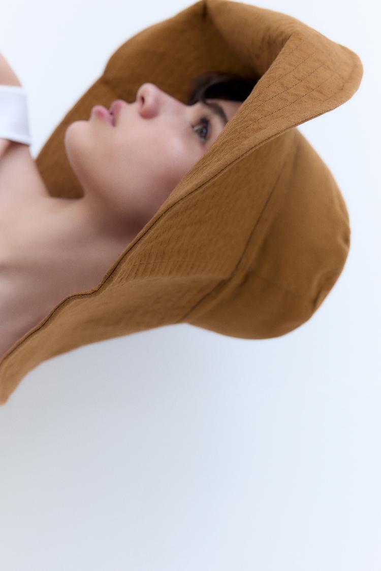 BUCKET HAT WITH WIDE BRIM