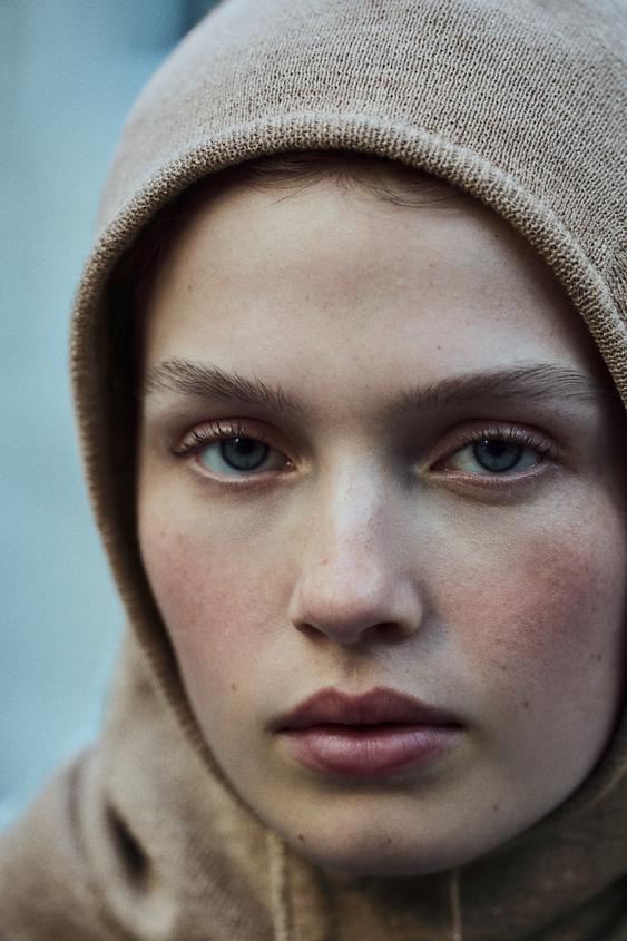 BALACLAVA EM FIO METALIZADO Camelclaro ZARA Brasil