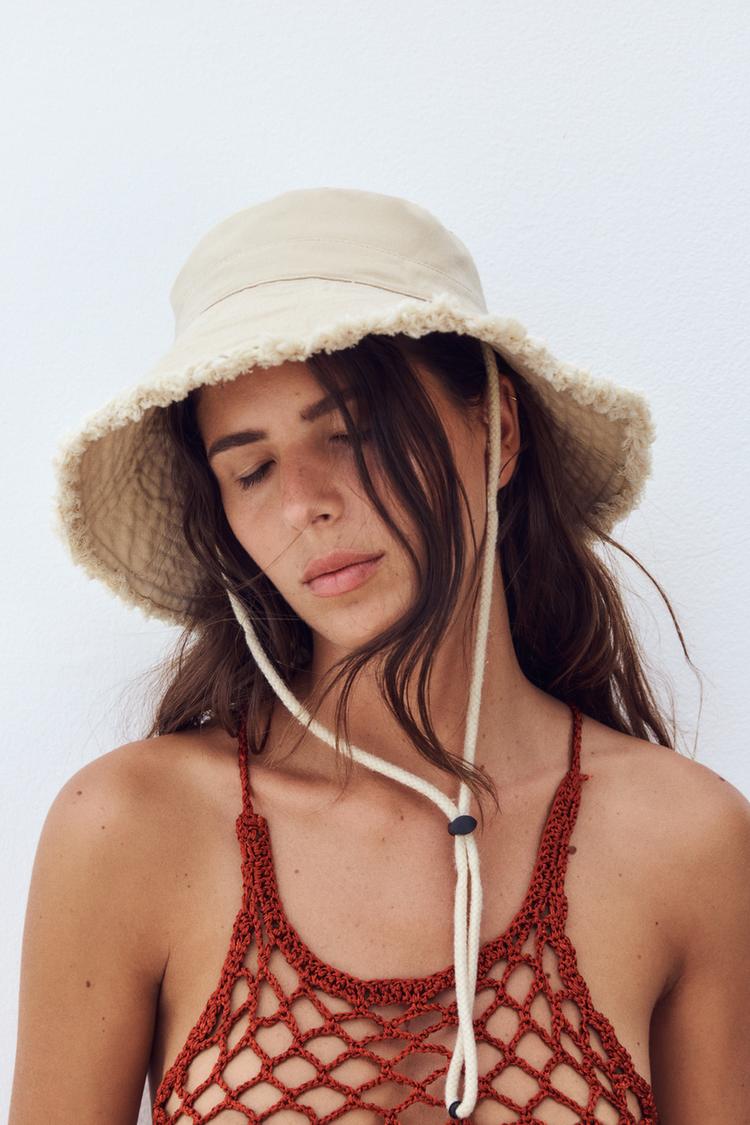 FRAYED BUCKET HAT WITH DRAWSTRING