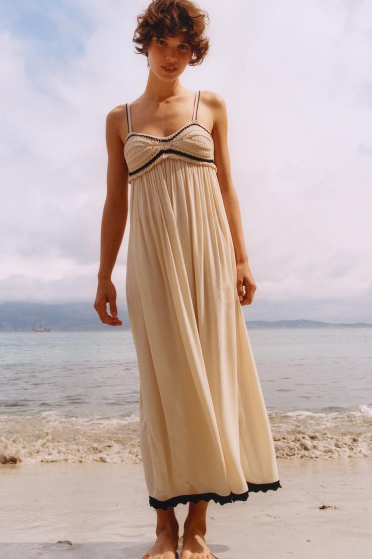 KNIT DRESS WITH CONTRAST DETAIL