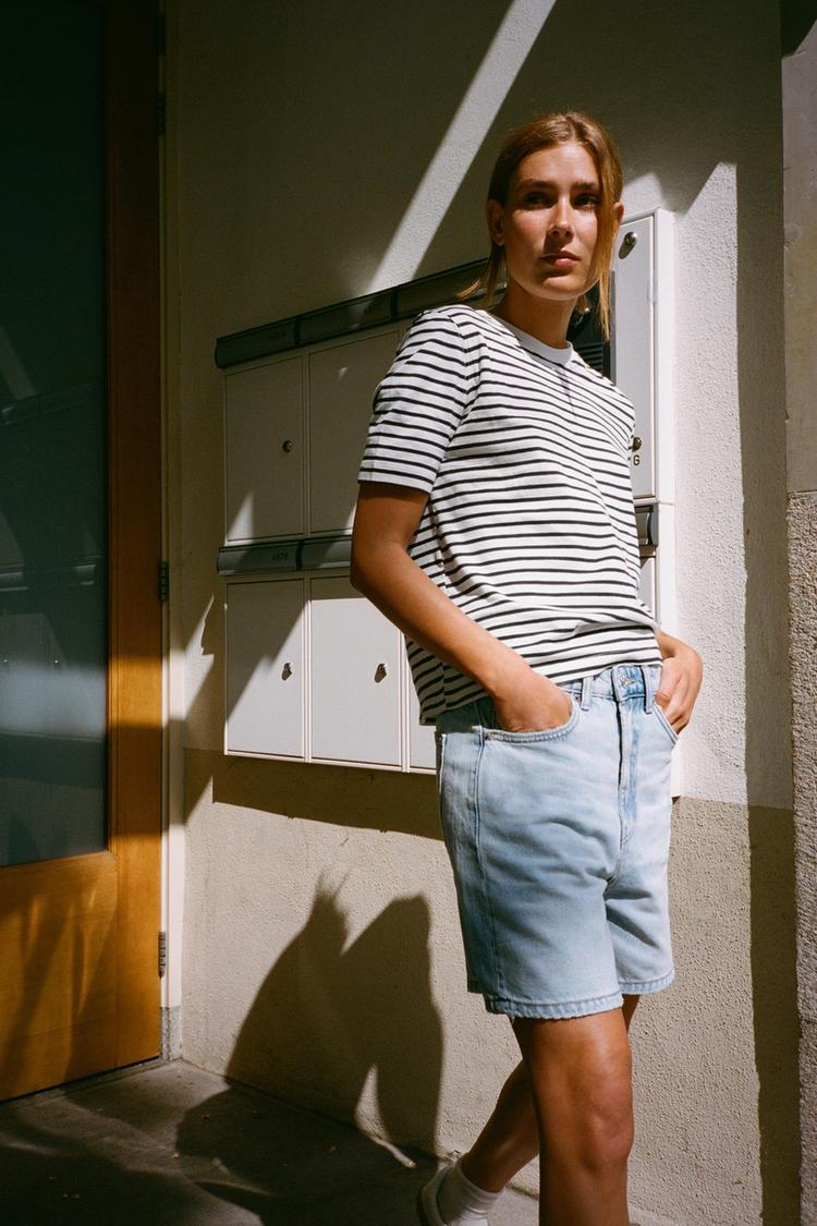 SHORT SLEEVE T-SHIRT