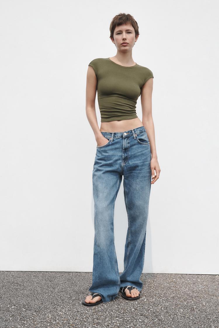 T-SHIRT WITH CUT-OUT BACK