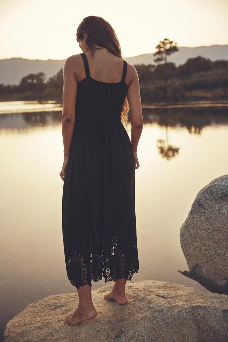 CONTRAST CROCHET KNIT DRESS