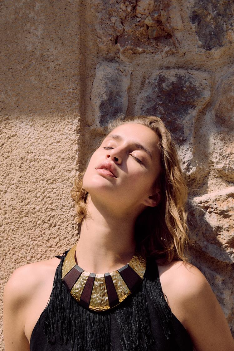 MAXI WOODEN NECKLACE