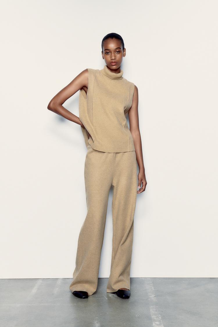 SOFT TURTLENECK TOP