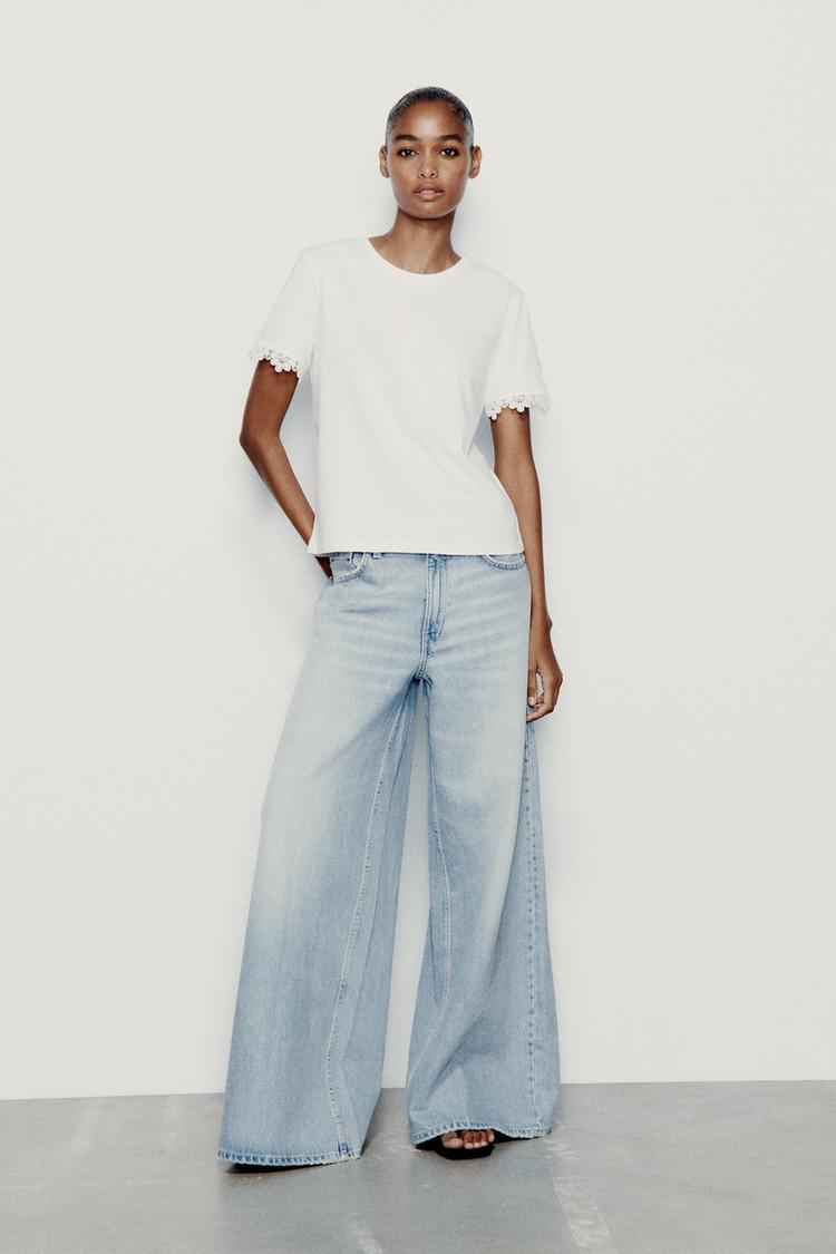 T-SHIRT WITH LACE SLEEVES