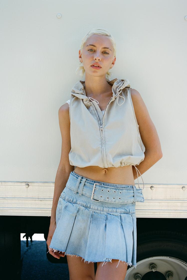 HOODED TECHNICAL TOP