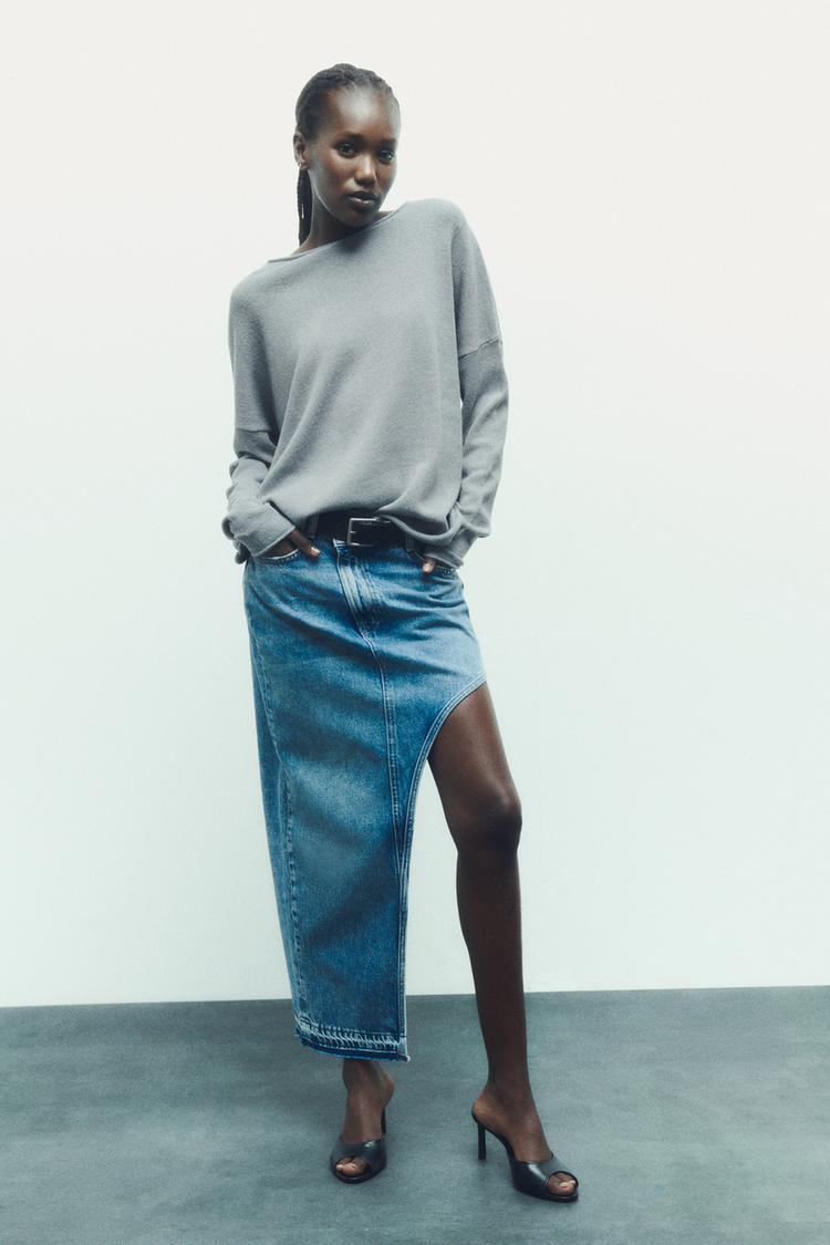 KNIT SWEATER WITH SEAMLESS TRIMS