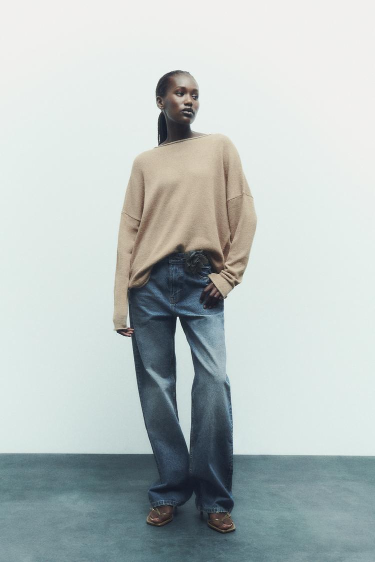 KNIT SWEATER WITH SEAMLESS TRIMS