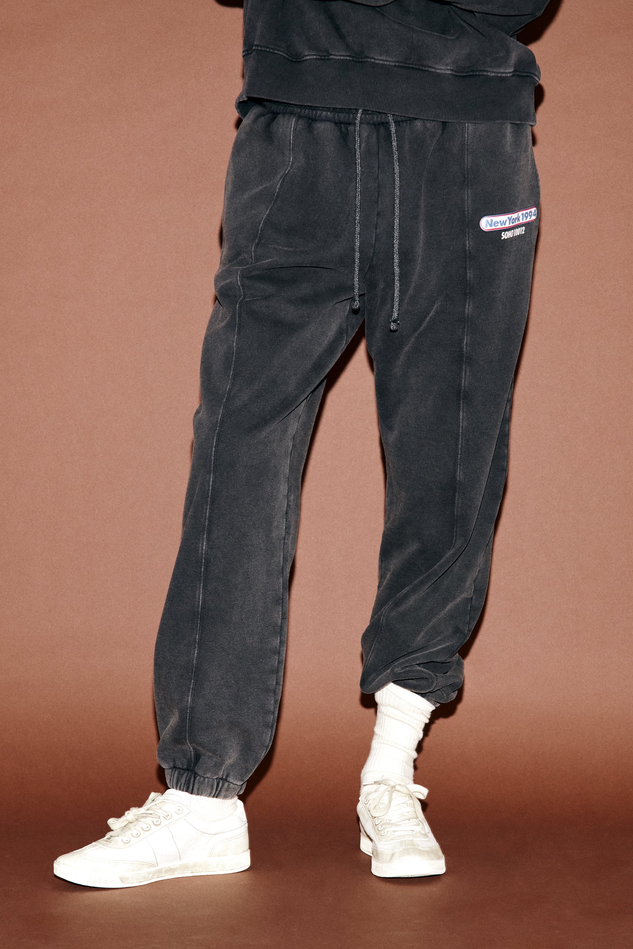 PRINTED WASHED EFFECT JOGGER PANTS