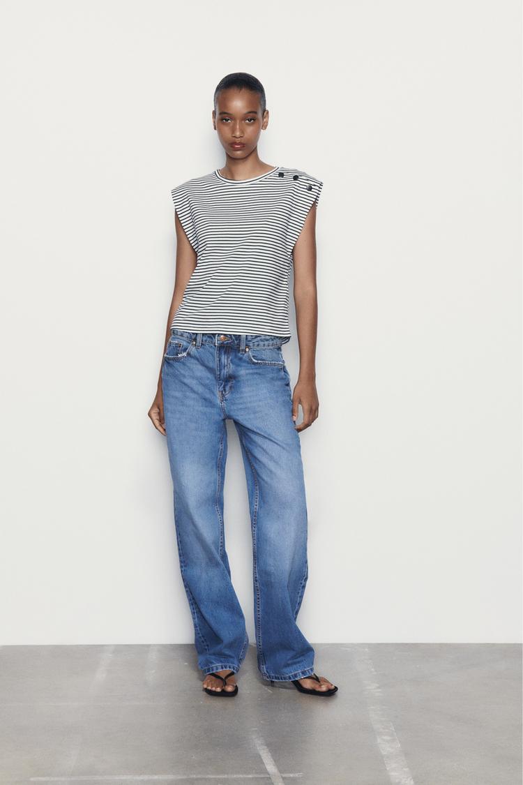 SLEEVELESS T-SHIRT WITH BUTTONS