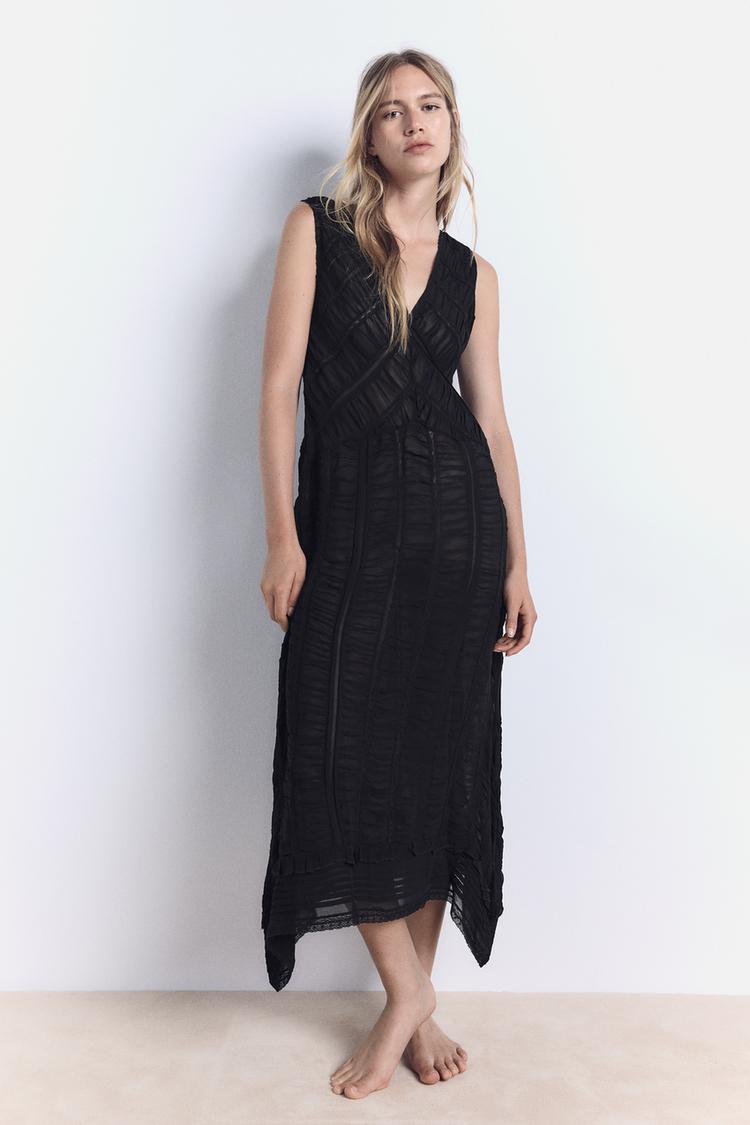 GATHERED LACE TRIM DRESS