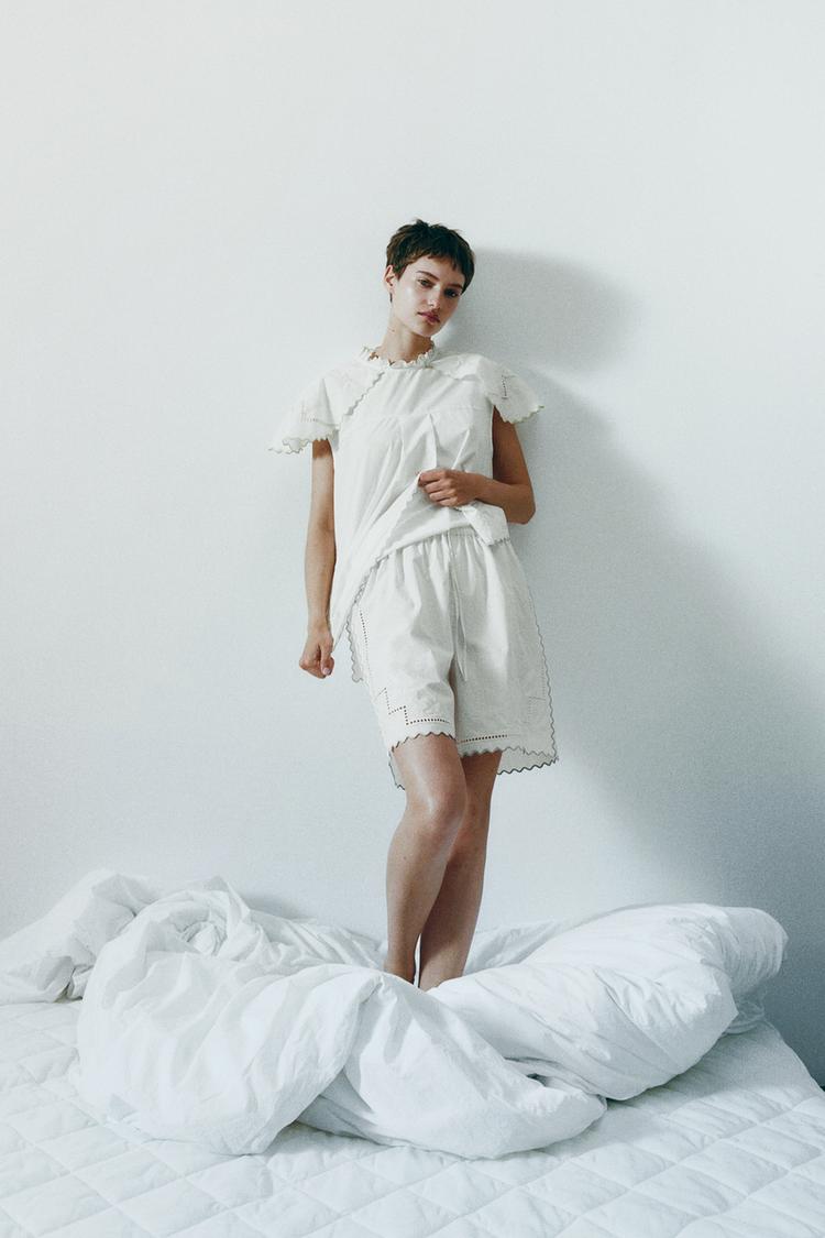 SHORTS WITH CONTRAST EMBROIDERY