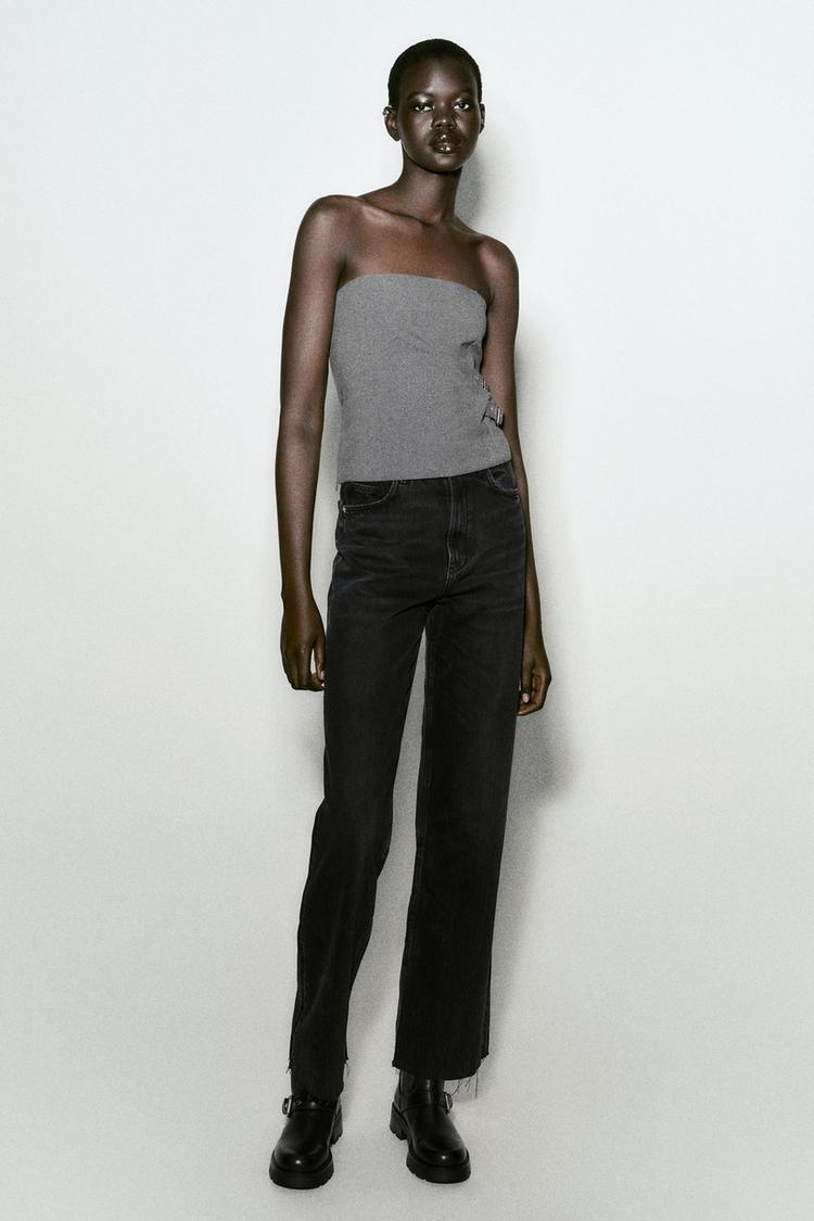 STRAPLESS BUCKLED TOP