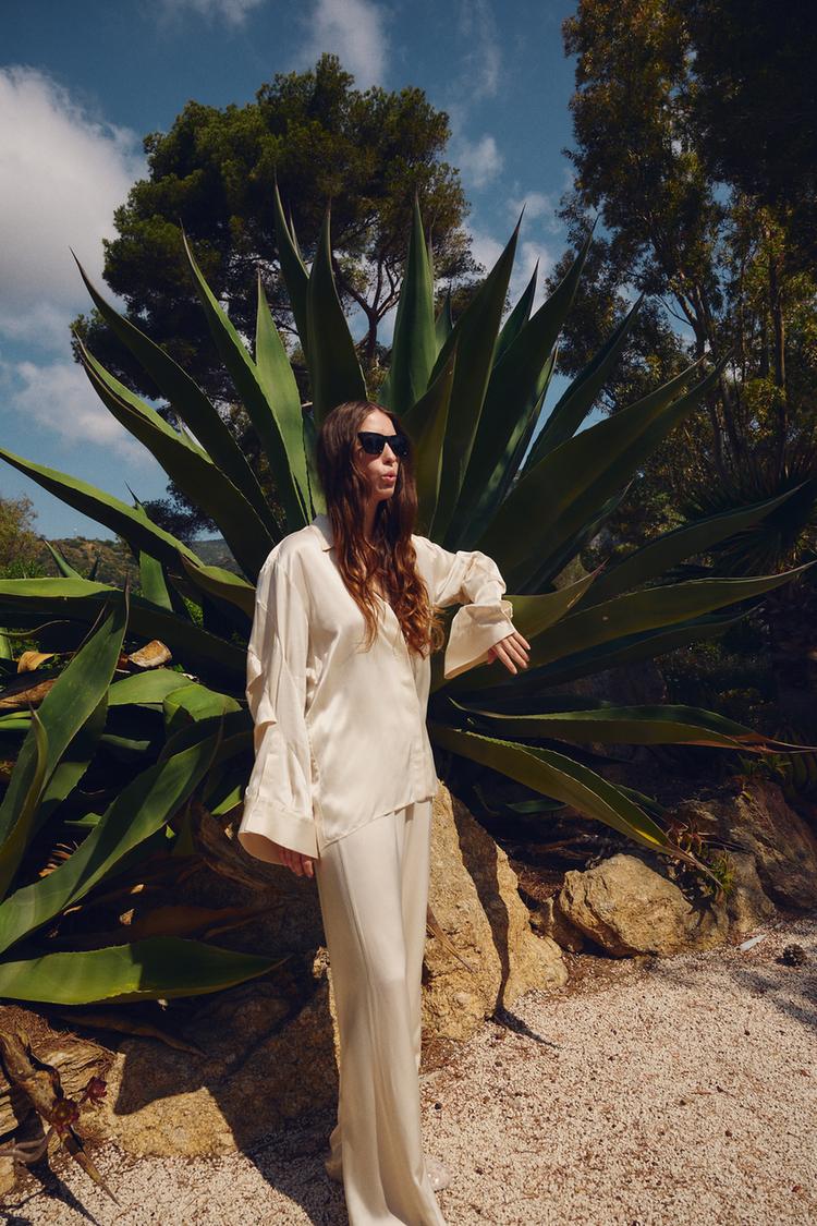 VOLUMINOUS SATIN SHIRT