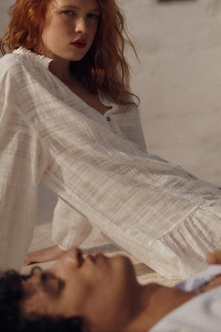 SHORT DRESS WITH LACE TRIM DETAILS